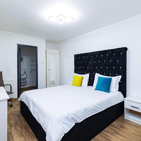 Pensiunea Ewo Iasi Habitación foto